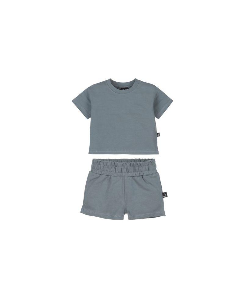 Outfit staalblauw with visible stitches